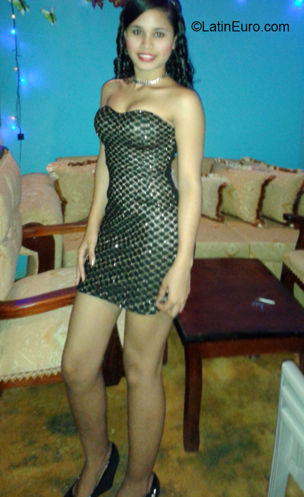 Date this tall Dominican Republic girl Nalsida from Santiago DO24515
