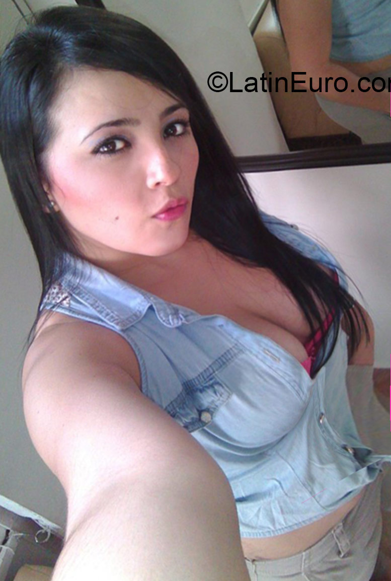 Date this sultry Colombia girl Marcela from Pereira CO18514