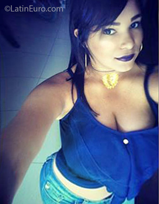 Date this young Dominican Republic girl Carolina from Santo Domingo DO24549