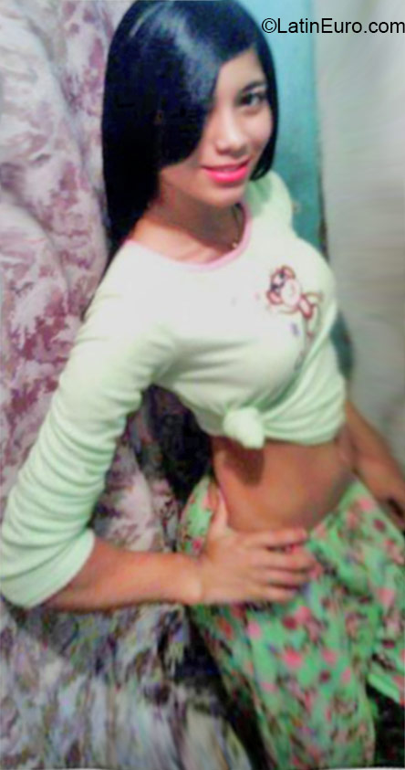 Date this voluptuous Dominican Republic girl Molly from Santo Domingo DO24570