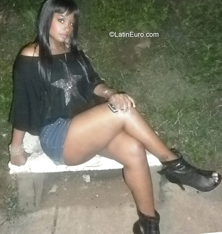 Date this voluptuous Colombia girl Licid from Cali CO18532