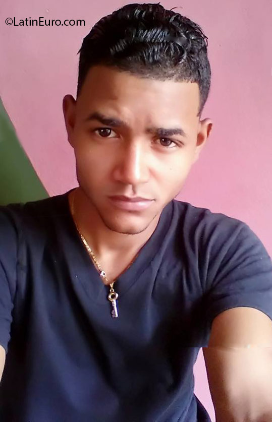 Date this sensual Dominican Republic man Antonio from Puerto Plata DO24600