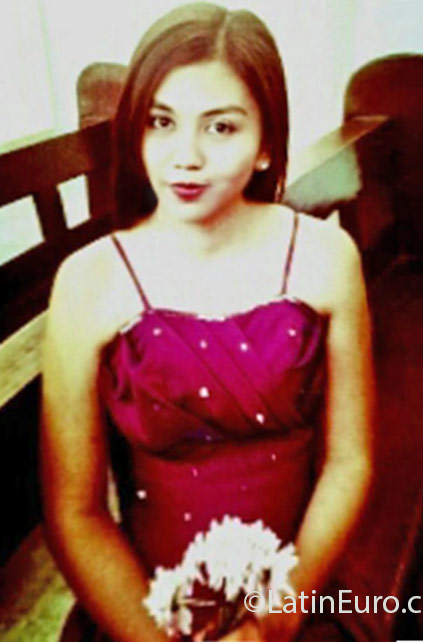 Date this beautiful Philippines girl Rheia from Bataan PH863