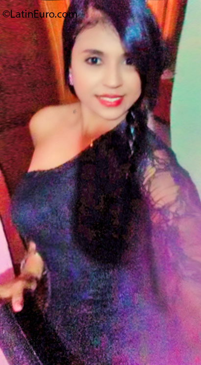 Date this cute Colombia girl Lemis from Valledupar CO18592