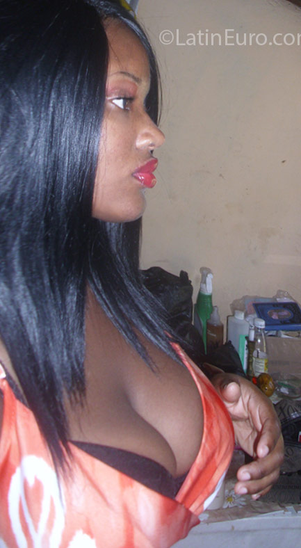 Date this exotic Jamaica girl Tina from Kingston JM2249