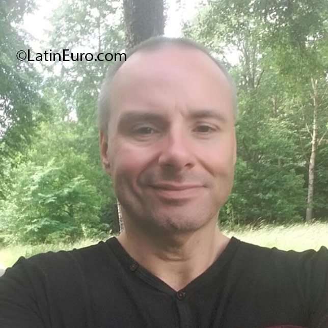 Date this passionate Sweden man Magnus from Stockholm SE227