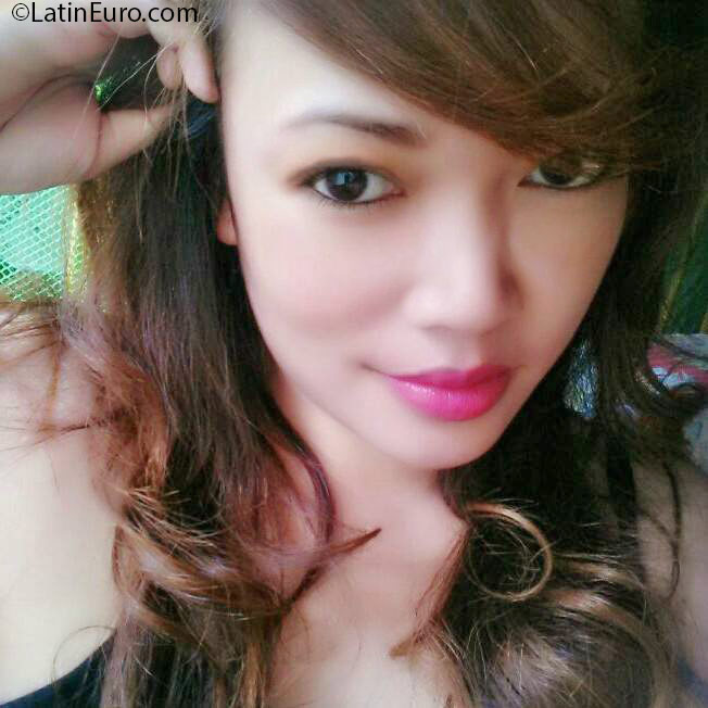 Date this voluptuous Philippines girl Riane from San Pablo City PH873