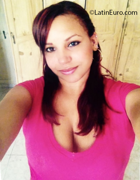 Date this charming Dominican Republic girl Caro from Santiago DO24977