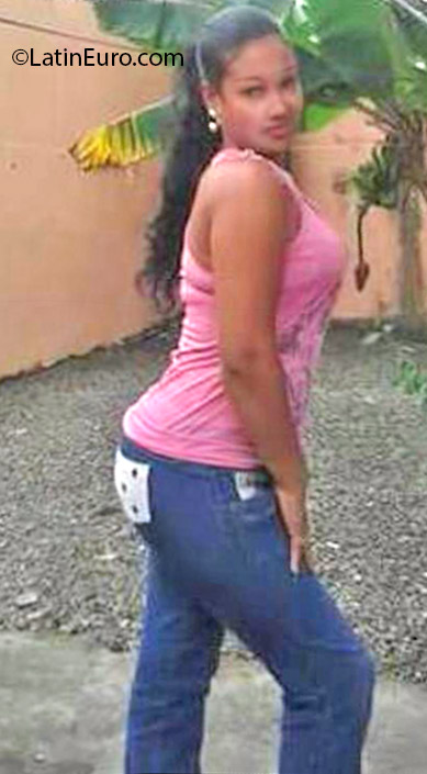 Date this young Dominican Republic girl Camen from Bonao DO24978