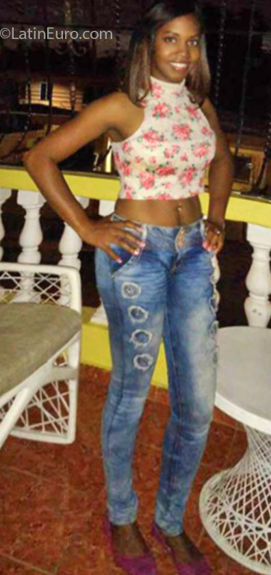 Date this sultry Dominican Republic girl Estephany from La Romana DO24979