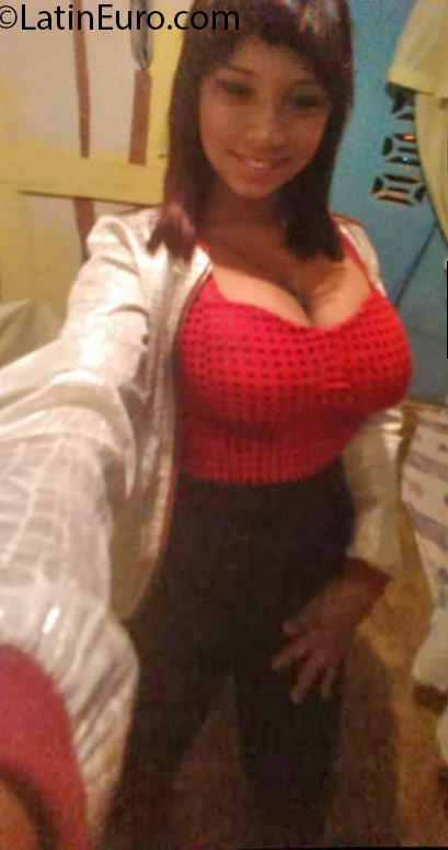 Date this passionate Dominican Republic girl Milagros from Santo Domingo DO25081