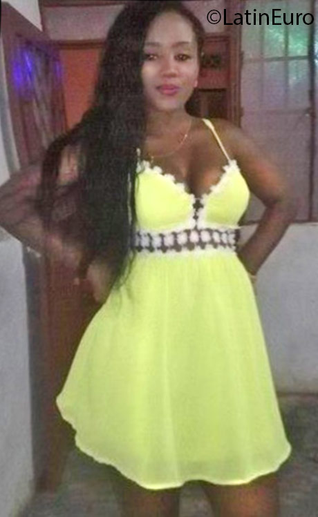 Date this foxy Colombia girl Isabel from Medellin CO18718