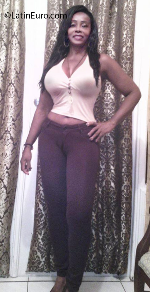 Date this athletic Colombia girl Durling from Cali CO18723