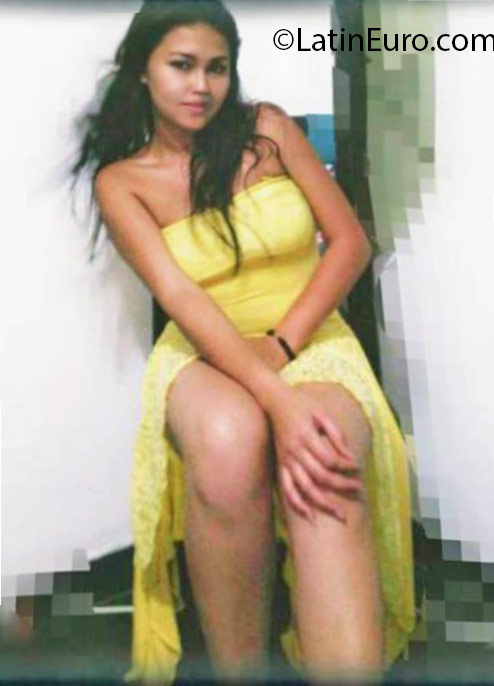 Date this pretty Colombia girl Shtefy from Manizales CO18731