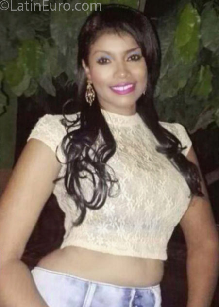 Date this beautiful Colombia girl Milagros from Santa Marta CO18744