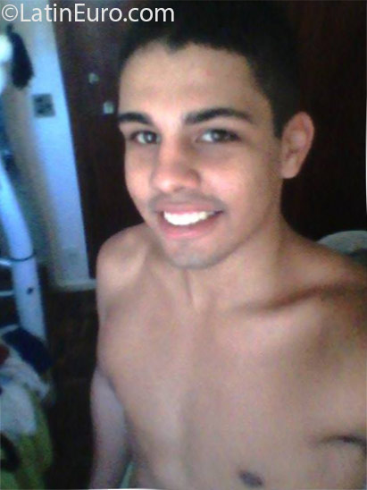 Date this attractive Brazil man Tom from Vitoria BR9607