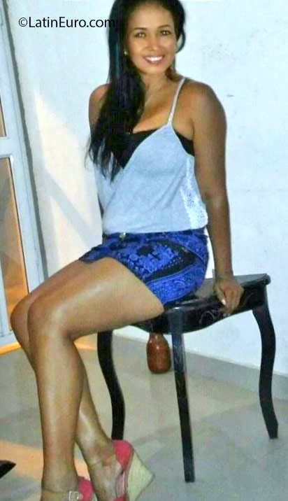 Date this gorgeous Colombia girl Verlis from Cartagena CO18773