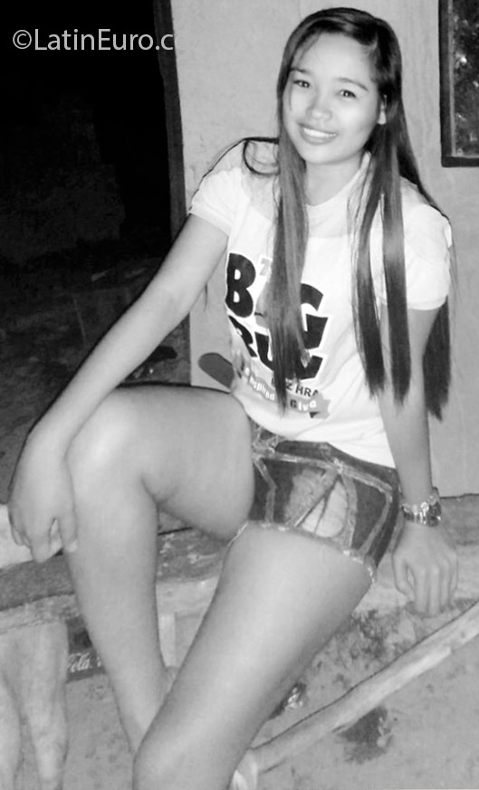 Date this good-looking Philippines girl Lea from Cebu City PH885