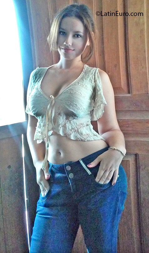Date this nice looking Honduras girl Sindy from San Pedro Sula HN2072