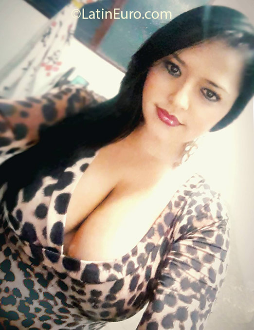 Date this georgeous Colombia girl Sandy from Medellin CO18781