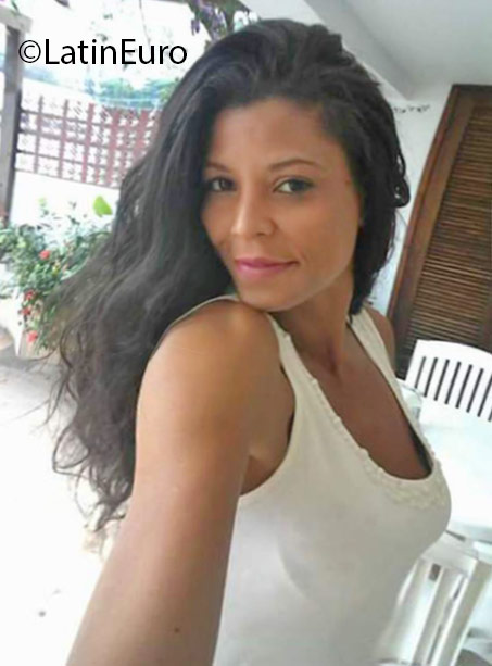 Date this georgeous Brazil girl Beatriz from Rio De Janeiro BR9624