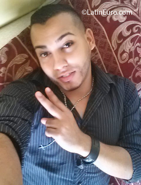 Date this hard body Dominican Republic man Victor from Santiago DO25287