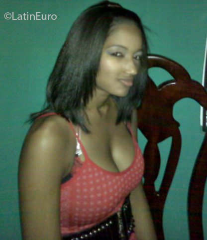 Date this hard body Dominican Republic girl Yenibelkis from Santiago DO25310