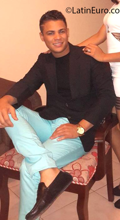 Date this good-looking Dominican Republic man Elvis from Santiago DO25317