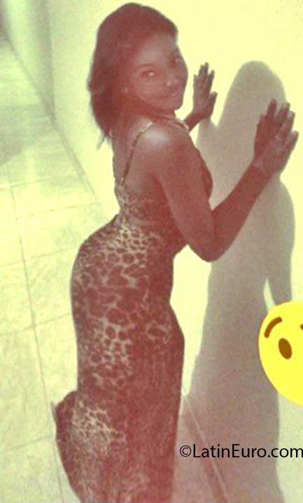 Date this good-looking Dominican Republic girl Camila from Santo Domingo DO25333