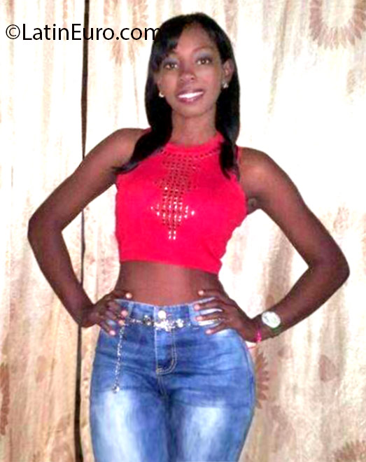 Date this sultry Dominican Republic girl Maria from Santo Domingo DO27161