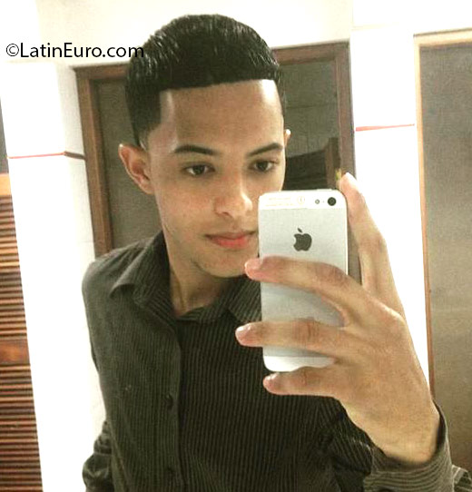 Date this charming Dominican Republic man Israel from Santiago DO25421