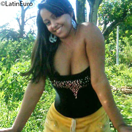Date this lovely Dominican Republic girl Yuberry from La Vega DO25511