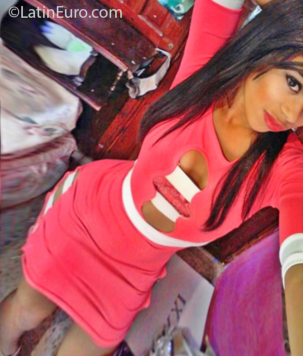 Date this beautiful Dominican Republic girl Johanna from Mao DO25611