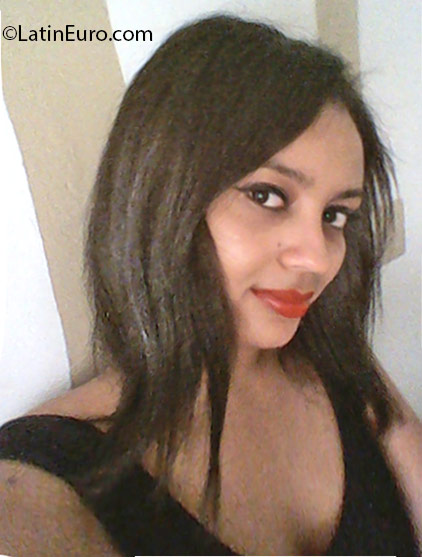 Date this tall Honduras girl Stefeny from Puerto Cortes HN2159