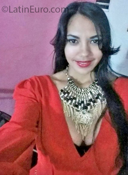 Date this georgeous Dominican Republic girl Eleidie from La Vega DO25692