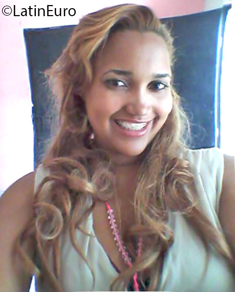 Date this lovely Dominican Republic girl Aprenda from Bonao DO25743
