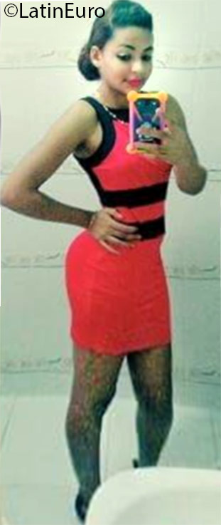 Date this hot Dominican Republic girl Derlin from Puerto Plata DO25754