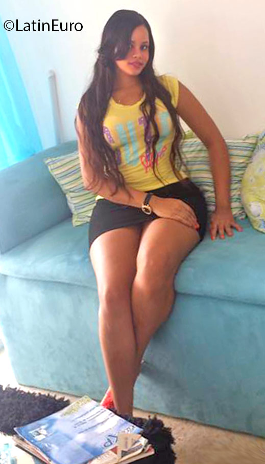 Date this attractive Dominican Republic girl Brenda from Puerto Plata DO25793