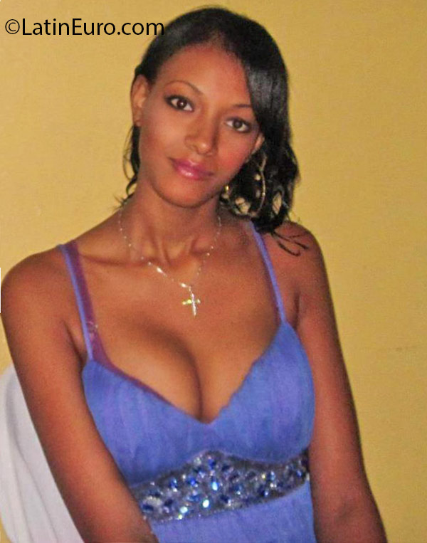 Date this young Dominican Republic girl Hermilan from Santo Domingo DO25805