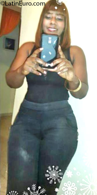 Date this charming Dominican Republic girl Eliandy from Santo Domingo DO25811