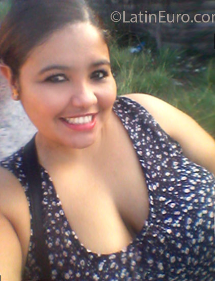 Date this attractive Panama girl Maxiel from Panama City PA985