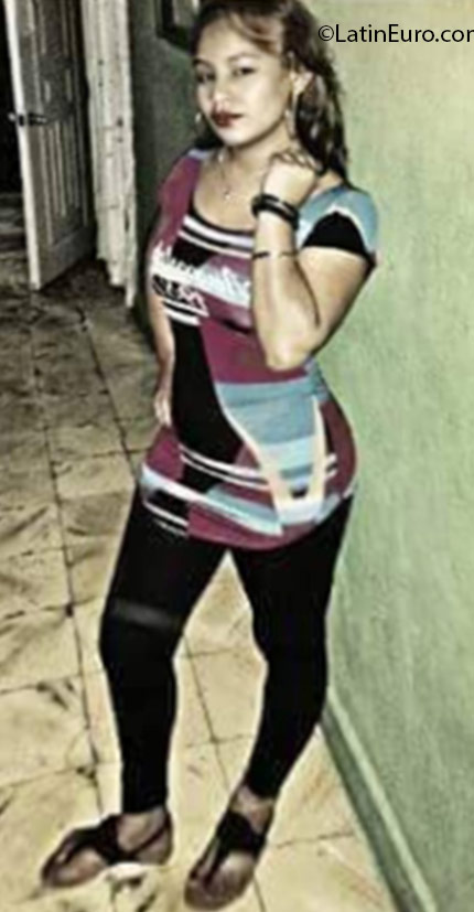 Date this stunning Dominican Republic girl Camila Masiel from Santiago DO25845