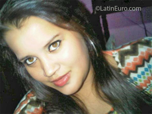 Date this attractive Honduras girl Maylen from San Pedro Sula HN2193