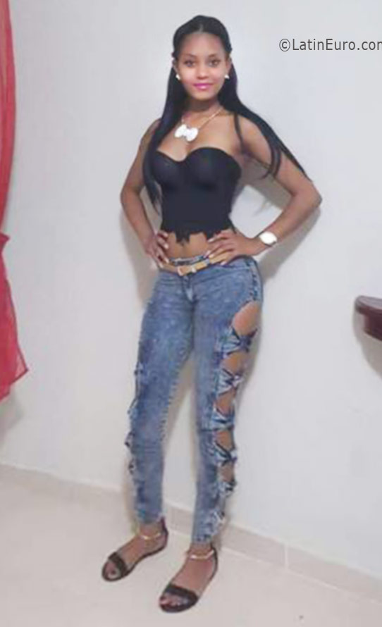 Date this hot Dominican Republic girl Rene from Puerto Plata DO25922