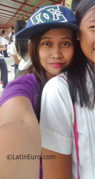Date this delightful Philippines girl Dona from Cebu City PH905