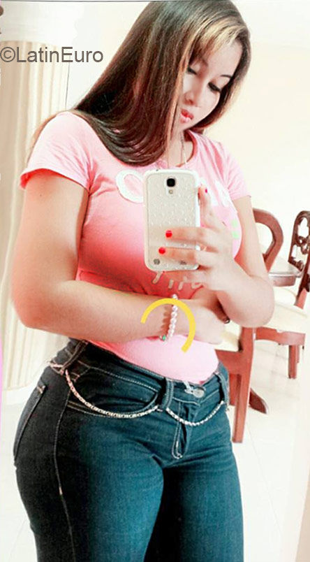 Date this georgeous Dominican Republic girl Millie Estrella from Santo Domingo DO25979
