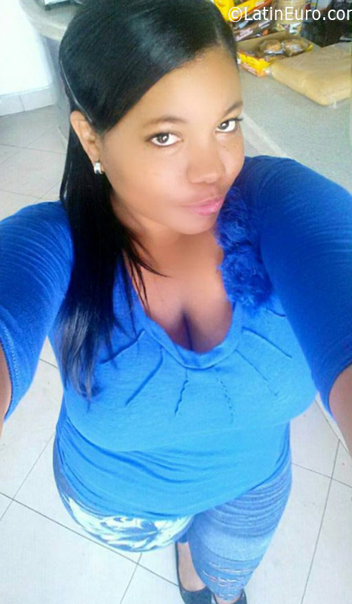 Date this attractive Dominican Republic girl Joquina from Santo Domingo DO26084
