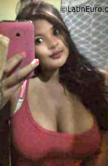 Date this good-looking Colombia girl Ledy from Palmira CO19088