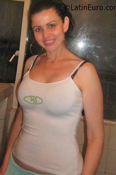 Date this delightful Colombia girl Meliza from Bogota CO19103