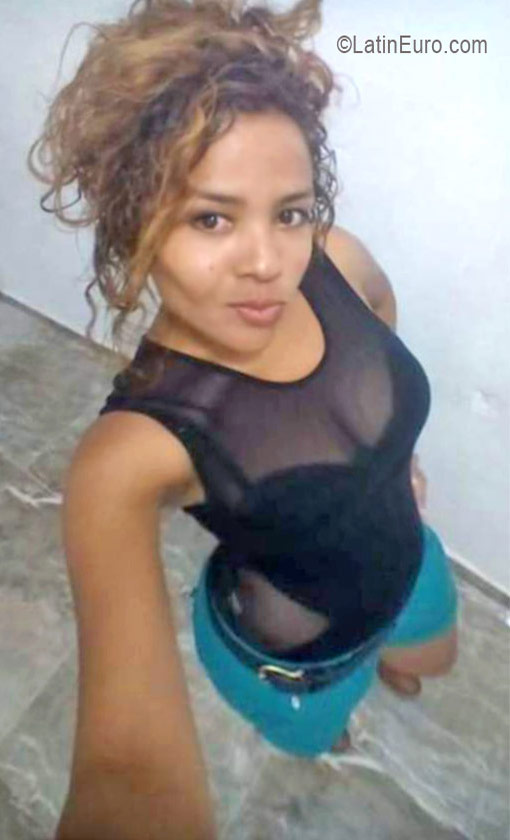 Date this delightful Colombia girl Maricel from Barranquilla CO19111